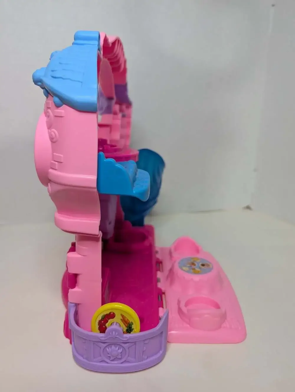 Fisher-Price Little People Disney Princess Play & Go Castle Playset